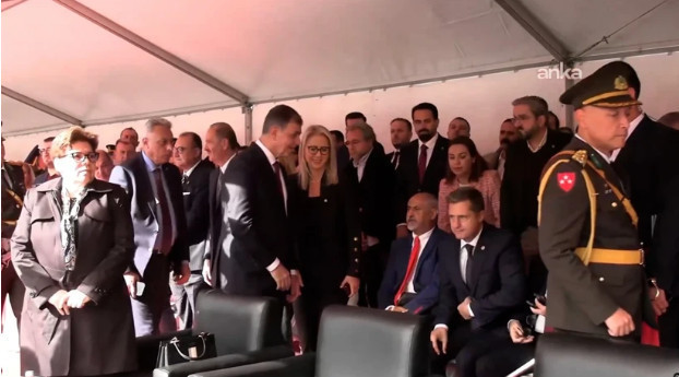 YENİ Partili vekiller protokolde Cemil Tugay'ı görmezden geldi - Resim : 1