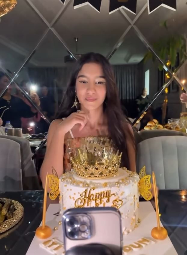 Şakşuka’nın kralı Tarık Mengüç’ün sır gibi sakladığı kızı Sevde ortaya çıktı: Takipçiler şaşkın - Resim: 7