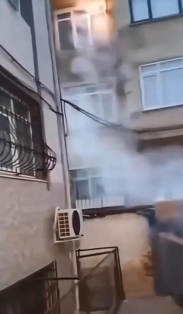 Tabloları kül eden sorumsuzluk: Ressamın dairesine isabet etmişti - Resim: 14