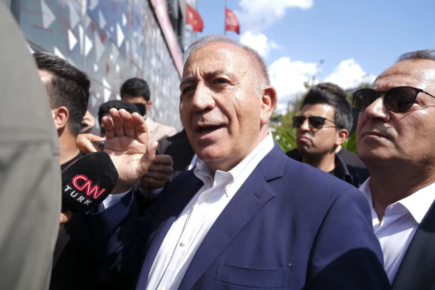Kemal Kılıçdaroğlu'nun karşısına kim çıkacak? CHP'de adaylık kazanı kaynıyor - Resim : 2