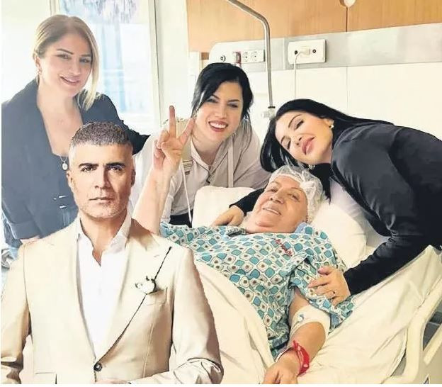 Özcan Deniz annesi için kırgınlıkları unuttu: Hastaneye koştu, tedaviyi bizzat üstlendi - Resim: 2