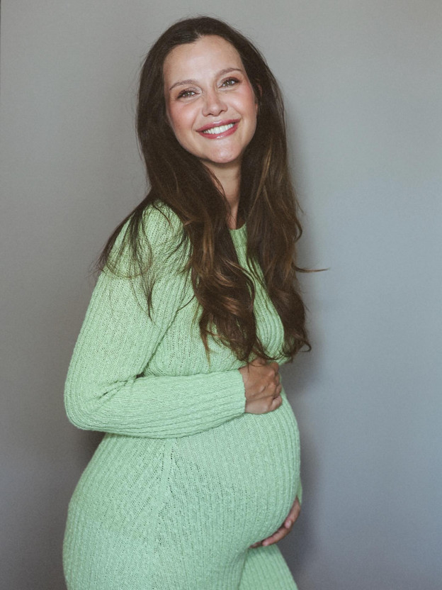 İrem Helvacıoğlu anne oldu - Resim : 1
