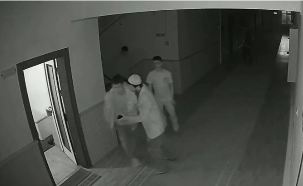 Diyanet&rsquo;e bağlı Kur'an kursunda &ccedil;ocuklara şiddet: O g&ouml;r&uuml;nt&uuml;ler ortaya &ccedil;ıktı - Resim : 1