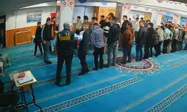 Diyanet&rsquo;e bağlı Kur'an kursunda &ccedil;ocuklara şiddet: O g&ouml;r&uuml;nt&uuml;ler ortaya &ccedil;ıktı - Resim : 2
