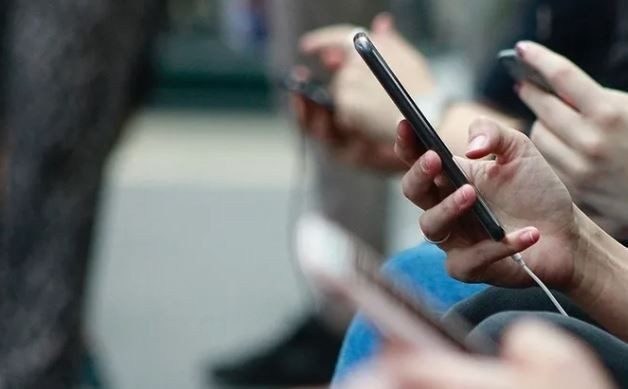 Bu telefonu alanlar tazminat alabilirsiniz: 130 bin TL’lik telefonda büyük kriz: Kullanıcılara geri ödeme yolda - Resim: 1