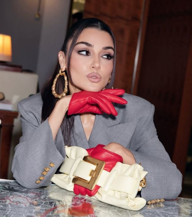 Hande Erçel havalimanında yakalandı: Yeni aşk belgelendi - Resim: 6