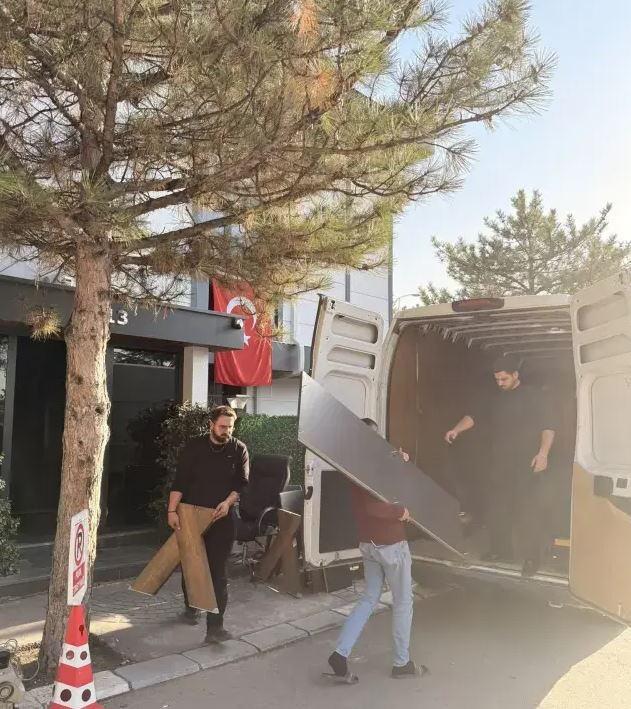 Kılı&ccedil;daroğlu'nun ofisi satıldı! Eşyalar yeni ofise taşınıyor - Resim : 3