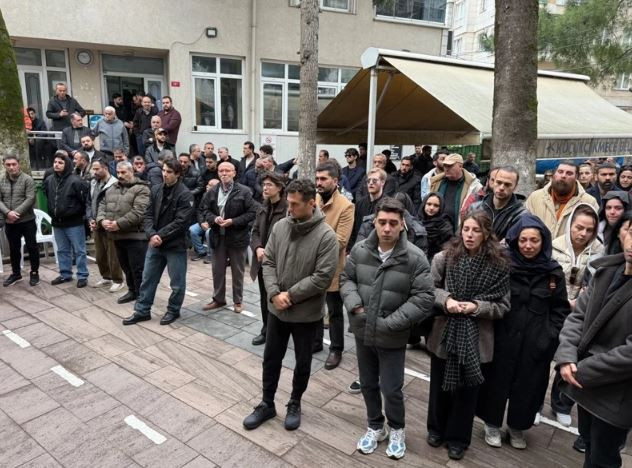 Genç oyuncu Ramazan Tetik son yolculuğuna uğurlandı: Ani ölümü sevenlerini yasa boğdu - Resim : 2