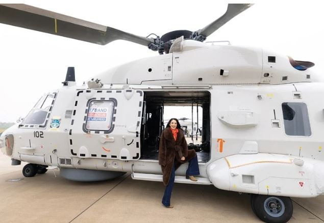 Karsu’ya kraliyet desteği: Konsere helikopterle gitti - Resim : 3