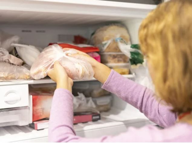 Buzdolabının üstüne sakın bunu koymayın: Her evde yapılan hata - Resim: 8