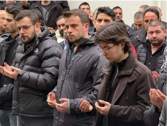 Genç oyuncu Ramazan Tetik son yolculuğuna uğurlandı: Ani ölümü sevenlerini yasa boğdu - Resim : 4