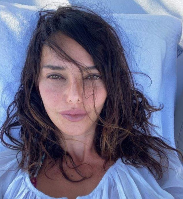 Hande Ataizi, Hülya Avşar'ın dizisine açtı ağzını yumdu gözünü - Resim : 1