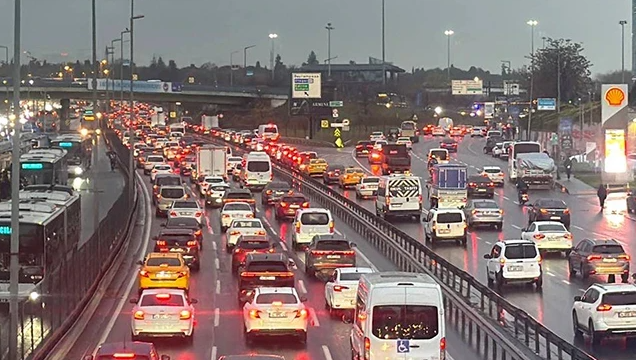 İstanbul'da trafik var mı? Avrupa ve Anadolu yakası anlık trafik durumu nasıl? (7 Eylül Pazartesi) - Resim: 9