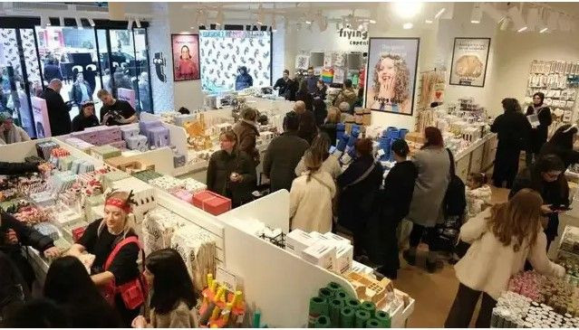 Dev marka Türkiye'ye yeni girmişti: 900 mağazalı imparatorluk satılıyor - Resim: 4
