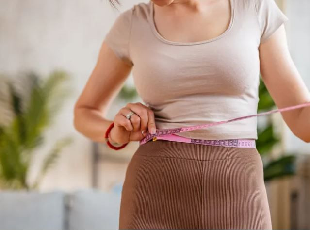 Diyetsiz, sporsuz 6 ayda 22 kilo verdi: 43 yaşında hayatını değiştirdi - Resim: 3