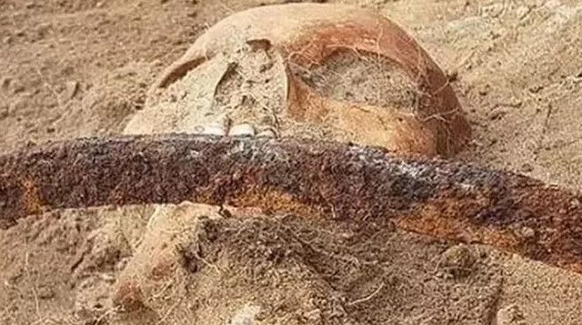 ‘Vampir Mezarları’ gün yüzüne çıkarıldı - Resim: 7