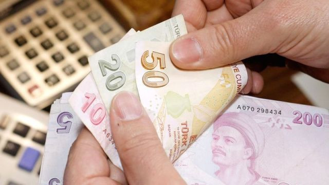 Emekli maaşlarında borç kesintisi dönemi: Uzman isim tarih verdi - Resim: 1