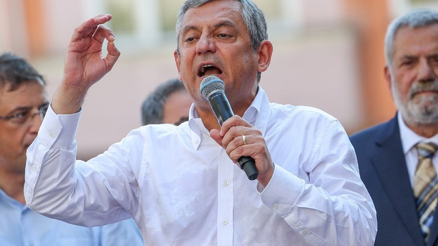 Özgür Özel canlı yayında açıkladı: AK Parti'de 60'a yakın isim bu fonun içinde - Resim : 1