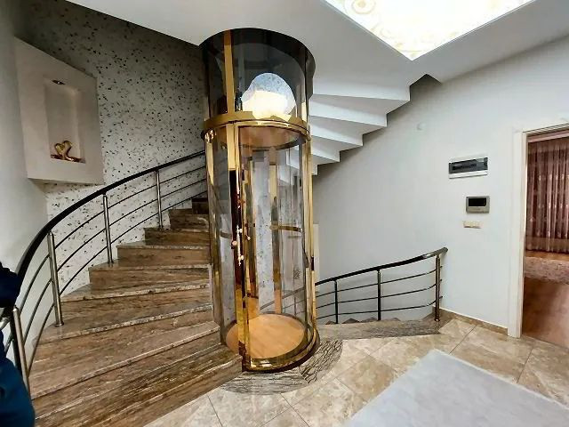 Apartmanda milyonları ilgilendiren karar: Asansörde ‘Arsa’ detayı - Resim: 2