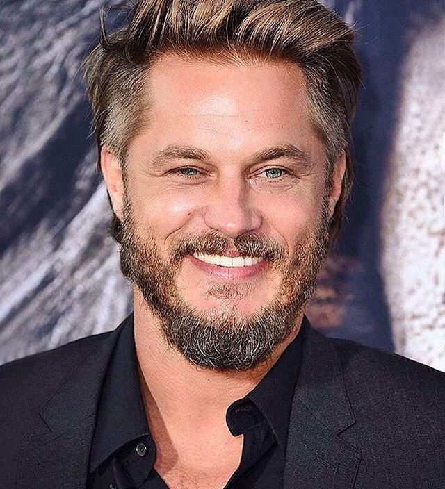 Vikings’in efsanevi Ragnar’ı Travis Fimmel, İstanbul Boğazı’na hayran kaldı - Resim : 1