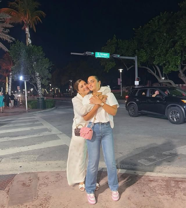 Melisa Ural'dan annesi Sibel Can ile dikkat çeken paylaşım. Hık demiş burnundan düşmüş - Resim: 5