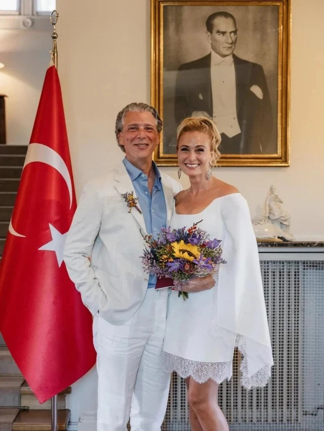 Ceyda Düvenci’den sürpriz nikah: Güçlü Mete ile yurt dışında evlendi - Resim : 2