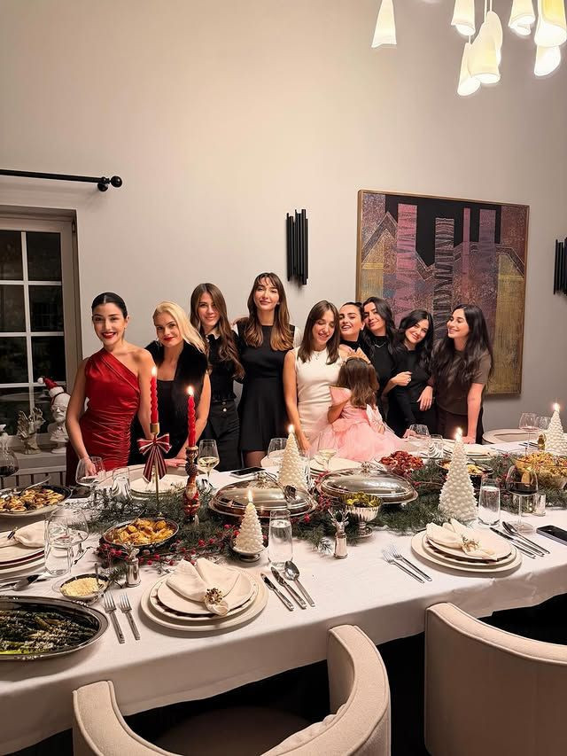 Melisa Ural'dan annesi Sibel Can ile dikkat çeken paylaşım. Hık demiş burnundan düşmüş - Resim: 19