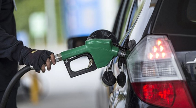 Eşel mobil de çare olmadı, motorinde tarihi eşik aşıldı: Litre fiyatı 100 lirayı geçti - Resim : 1