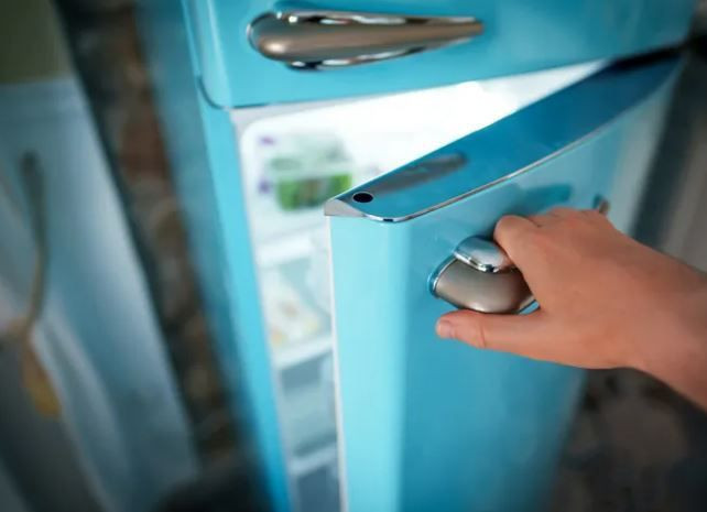 Buzdolabının üstüne sakın bunu koymayın: Her evde yapılan hata - Resim: 2