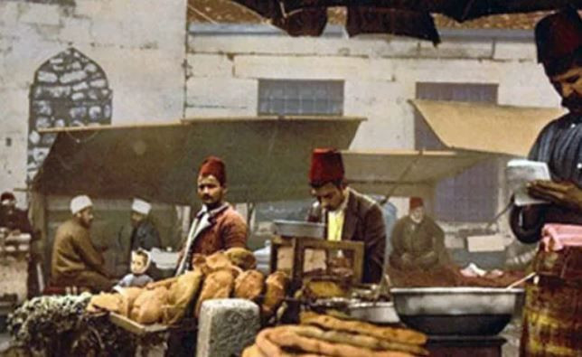 Bir dönem Osmanlı sokaklarında yankılanıyorlardı: Sanayi devrimiyle kaybolan Osmanlı meslekleri - Resim: 10