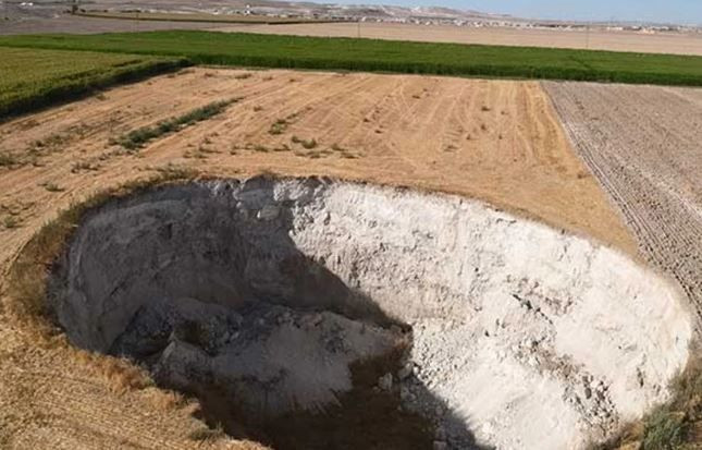 Dev obruk evleri yutabilir… Ürküten gizemli sesler geliyor - Resim: 8