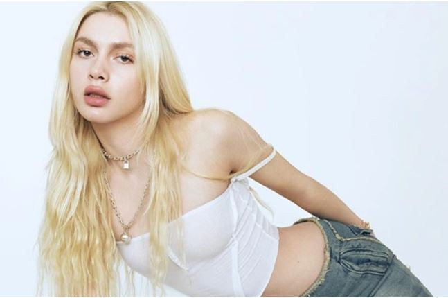 Aleyna Tilki&rsquo;nin annesi cesur tarzıyla g&uuml;ndem oldu &ldquo;Kim der iki &ccedil;ocuk annesi?&rdquo; - Resim : 1