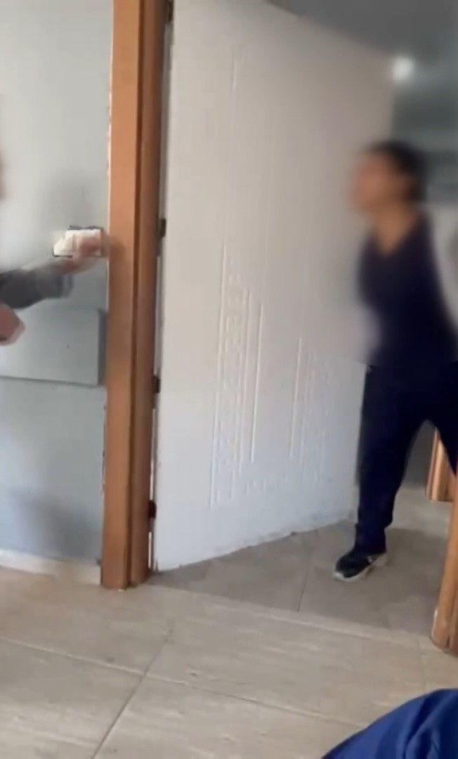 2 hastayı darp edip yüzüne tüküren bakımevi çalışanı hakkında karar - Resim: 4