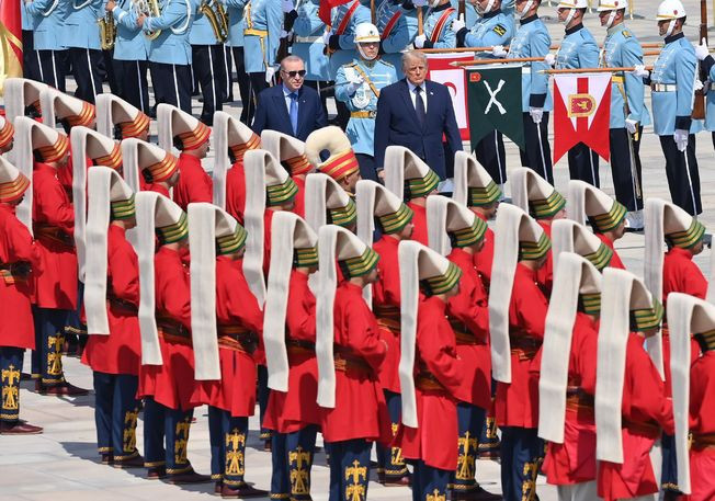 Murat Bardakçı Yeniçerili NATO karşılamasını yazdı: Aynı uygulama ileri demokrasi ülkelerinde de var - Resim : 2