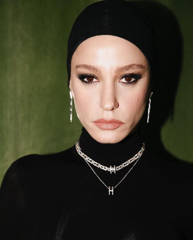 Serenay Sarıkaya’dan şaşırtan yeni kareler: Fotoğraflar çok konuşulacak... - Resim: 10
