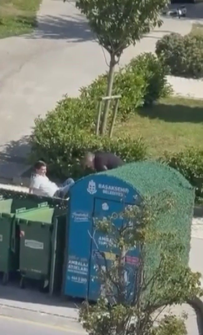 Başakşehir’de parkta alacak hesaplaşması: Silahlar çekildi, 2 kişi yaralandı - Resim: 5
