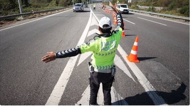 İstanbul’da bugün dikkat: Bu yollar trafiğe kapatıldı - Resim: 13
