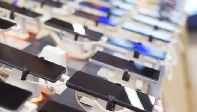 Akıllı telefon dünyasında taşlar yerinden oynuyor: Türkiye'nin iki devi tek çatıda birleşti - Resim: 1