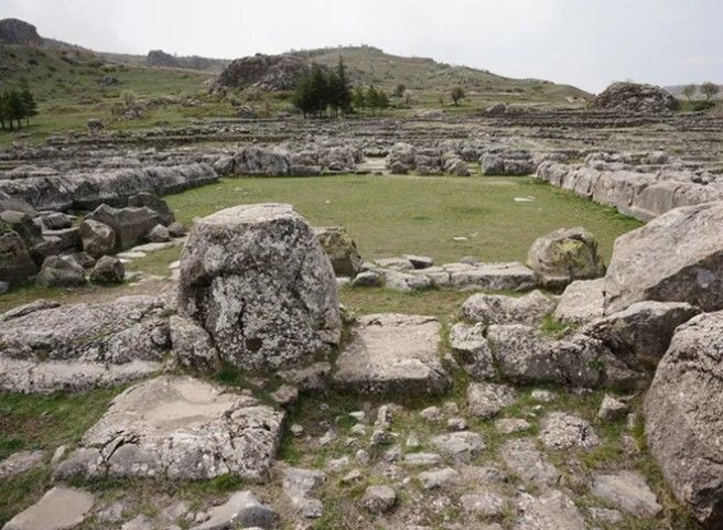 Dünyada tek: UNESCO Türkiye’deki bu taş için acil toplandı: Yaşamın sırrını taşa kazımışlar - Resim: 8