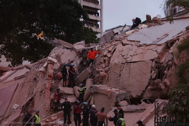 Venezuela'da 7'nin üzerinde 2 büyük deprem: Çok sayıda ölü var, OHAL ilan edildi - Resim : 1