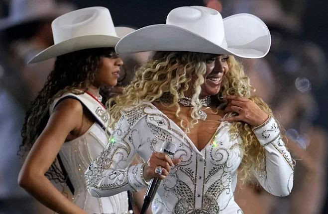 Rihanna ve Taylor Swift'ten sonra Beyonce milyarder oldu! Forbes listesi güncellendi - Resim: 5