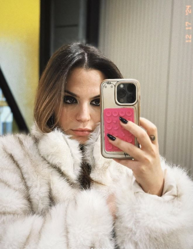 Dekor felaketi: Sahnede korku dolu anlar! Aslı Bekiroğlu'nun kafasına kapı düştü - Resim: 22