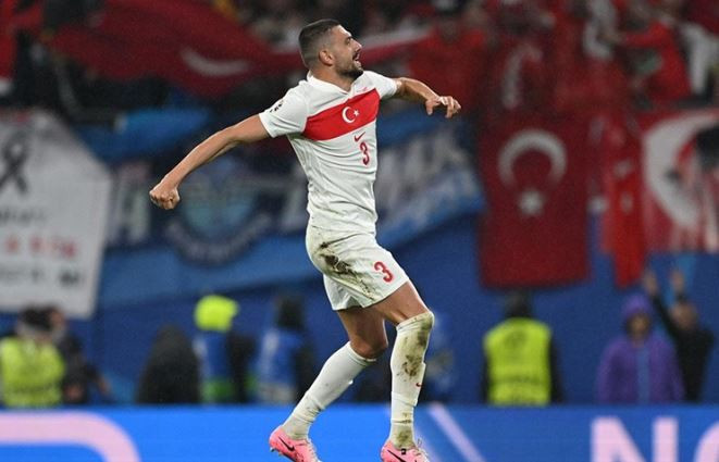 Milli yıldız Merih Demiral’dan Ramazan sofrası: Memleketinde her gün 800 kişilik iftar - Resim : 2