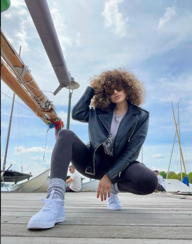 ‘İmparator’ lakaplı İbrahim Tatlıses’in kızı Dilan Çıtak’tan buz dolu fıçıya girdi: Takipçileri hayrete düşürdü - Resim: 8