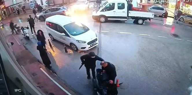 Motosikletten inip bıçakla saldırmak istedi: Cezası ağır oldu - Resim: 4