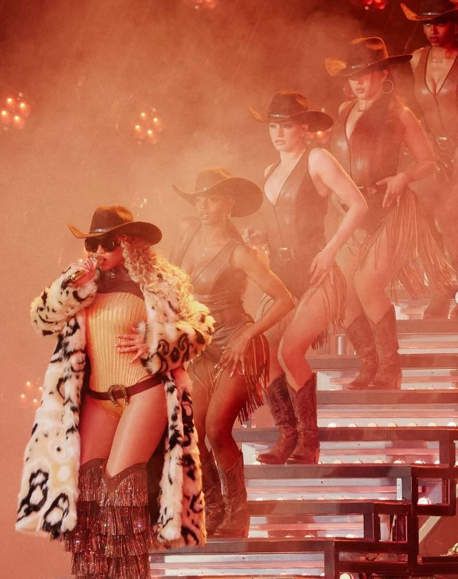 Rihanna ve Taylor Swift'ten sonra Beyonce milyarder oldu! Forbes listesi güncellendi - Resim: 13