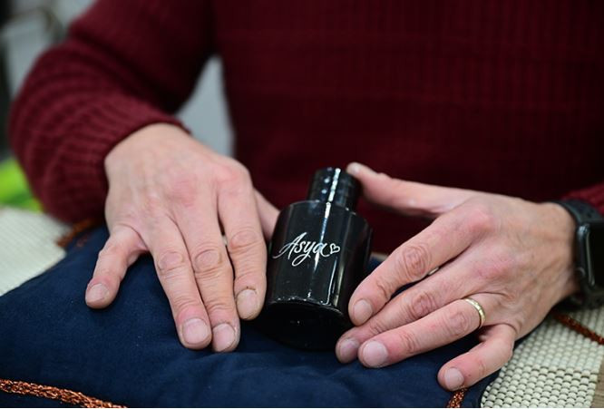 Kaligrafi sanat&ccedil;ısı &uuml;&ccedil; ileri tekniği tek performansta birleştirdi - Resim : 1