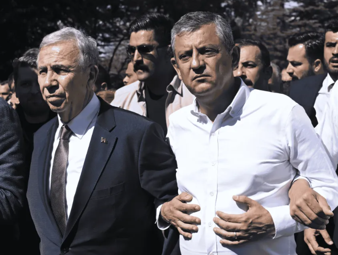 Özgür Özel Mansur Yavaş'ın adaylığını ilan etti - Resim: 12