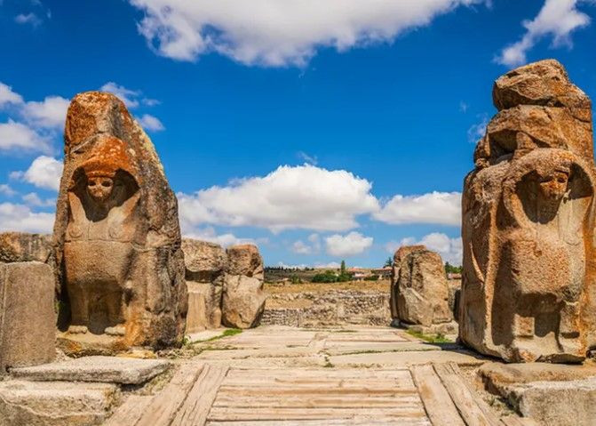Dünyada tek: UNESCO Türkiye’deki bu taş için acil toplandı: Yaşamın sırrını taşa kazımışlar - Resim: 12