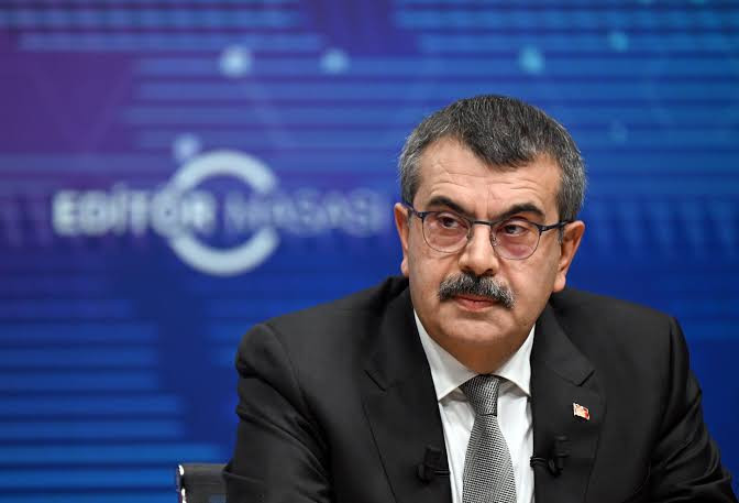 Yusuf Tekin’den eleştirilere yanıt: Osmanlı’yla Cumhuriyet’i barıştırmamız lazım - Resim : 1